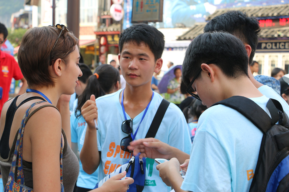 陽朔電視(shì)台報(bào)道(dào)歐美(měi)達夏令營